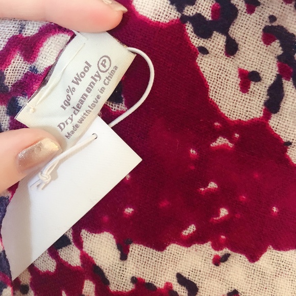 100% wool Lola Rose Scarf - Picture 2 of 3